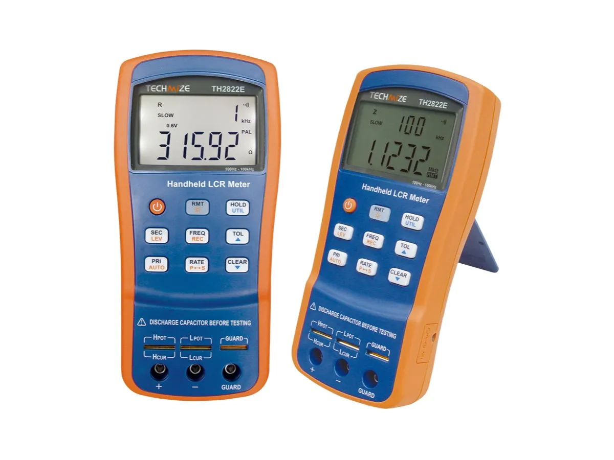 TH2822E LCRメーター 写真2